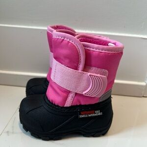NWOT Pink Toddler waterproof Boots size 4